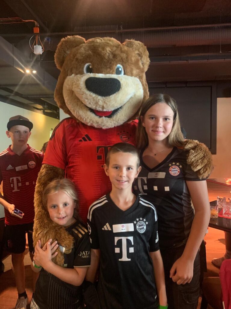 InSlide_20102025_234333692